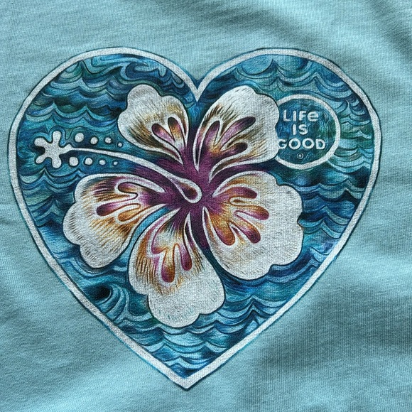 Life Is Good Blue and Pink Sleeveless Tank Top Hibiscus Heart NWT Large - Picture 3 of 5